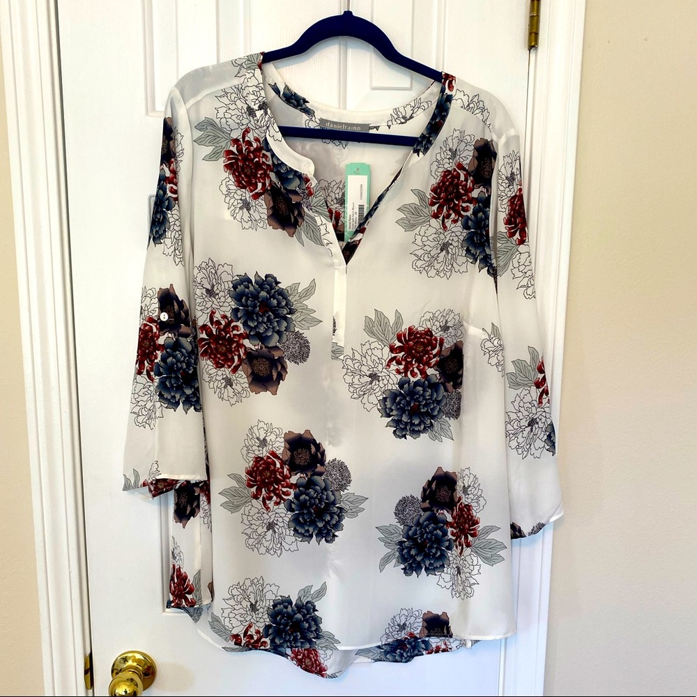 NWT!! Daniel Rainn Blouse
